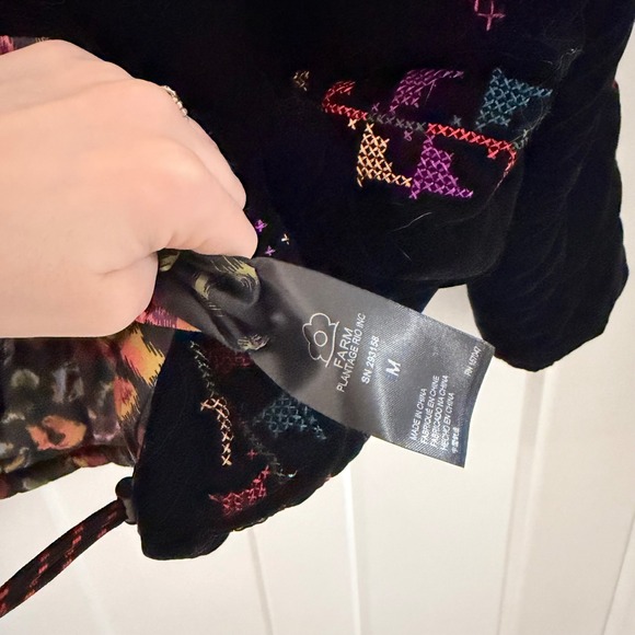 Farm Rio Black Embroidered Reversible Puffer Jacket Toucan Velvet Medium NEW - Picture 9 of 11